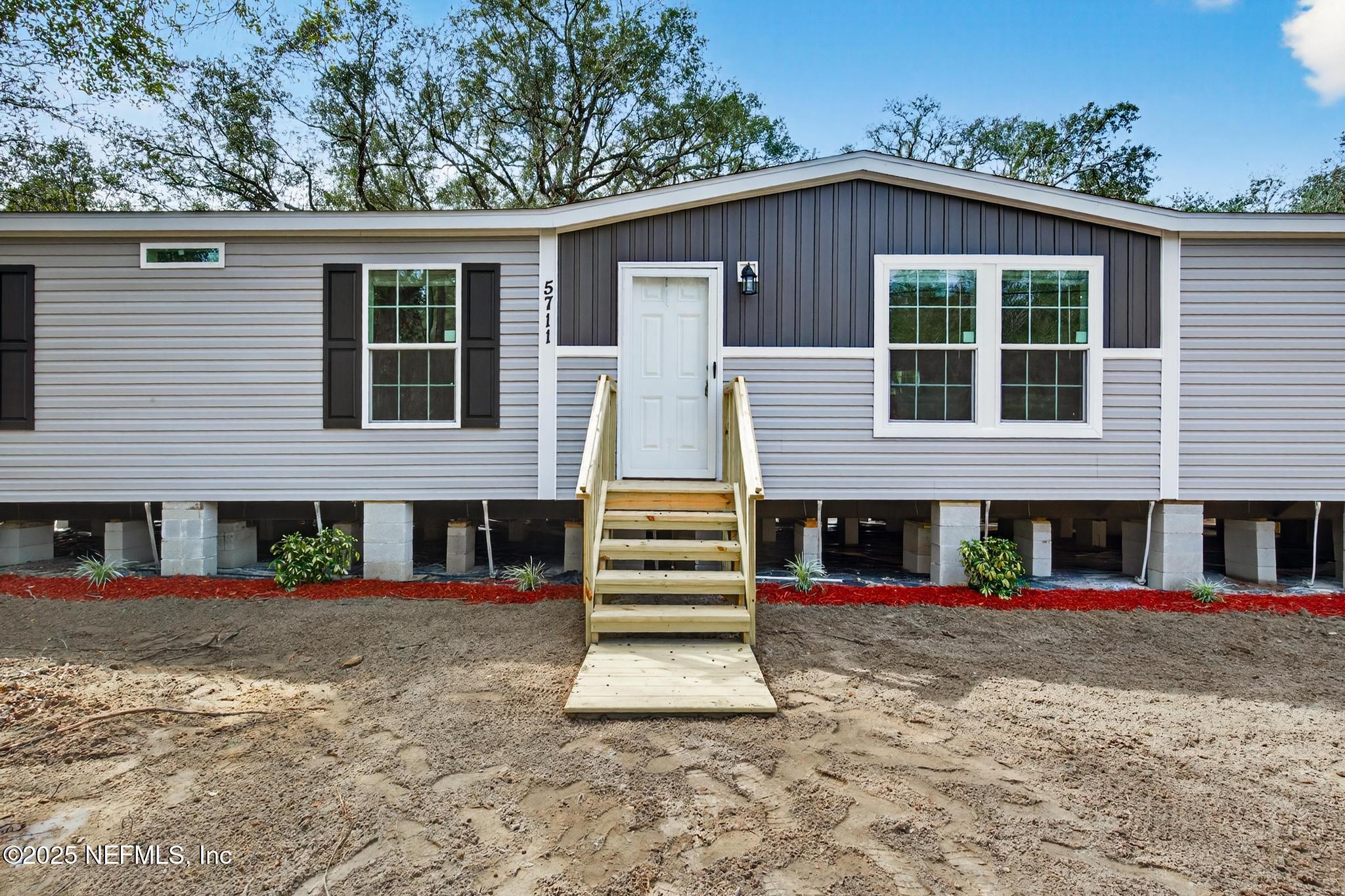 Image 3: 5711 N Crater Lake Cir-58