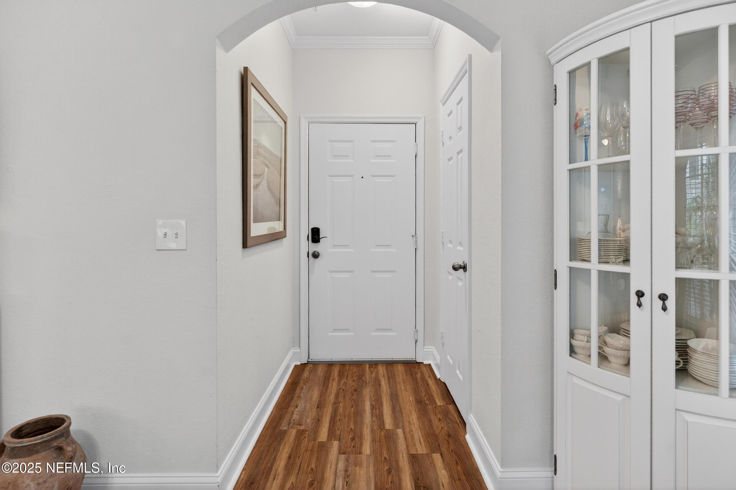 Image 4: 7800 point meadows dr 417-24