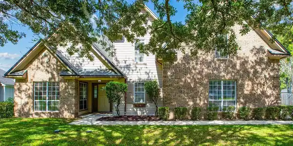 1765 LAKEMONT Circle