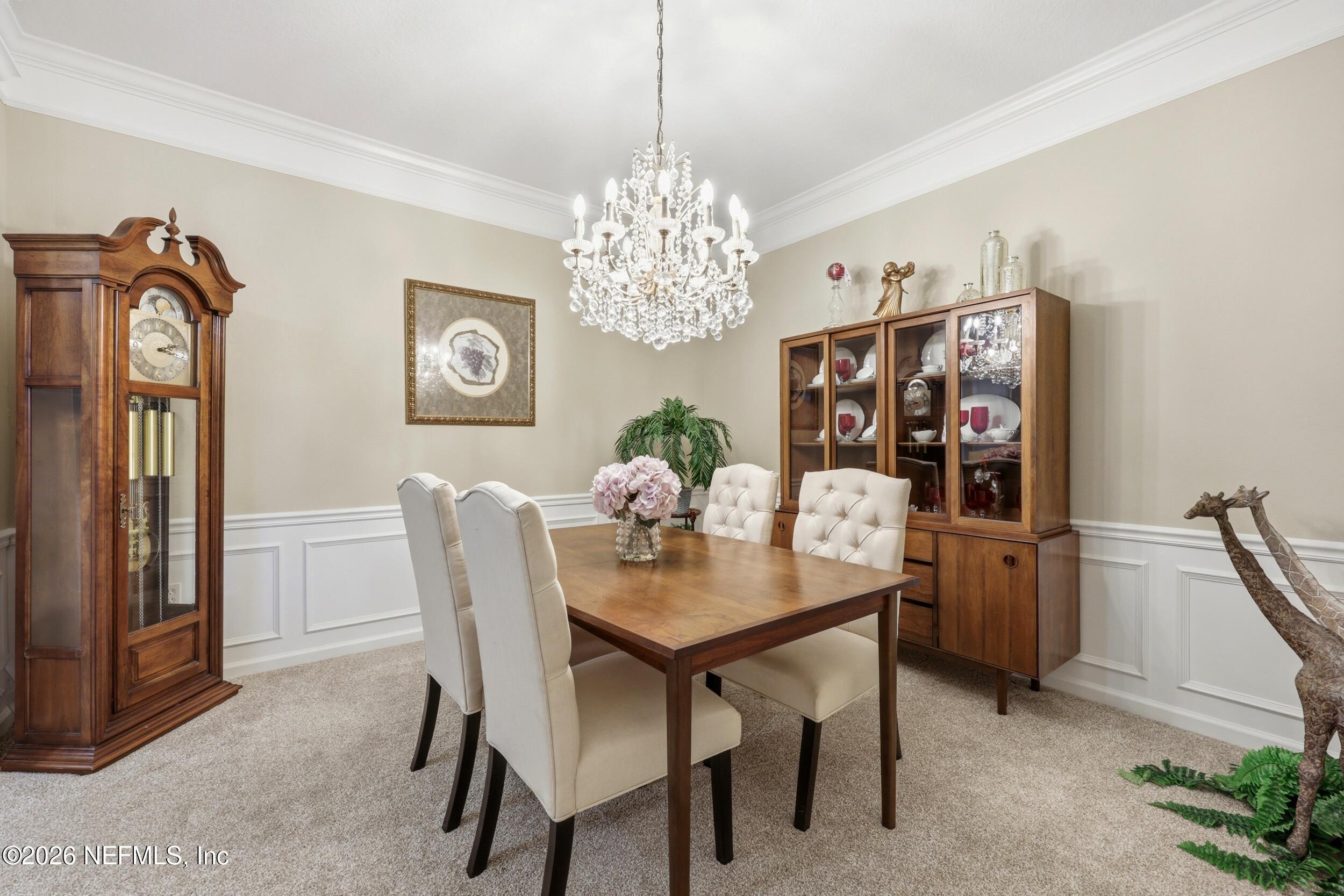 Image 3: Dining room