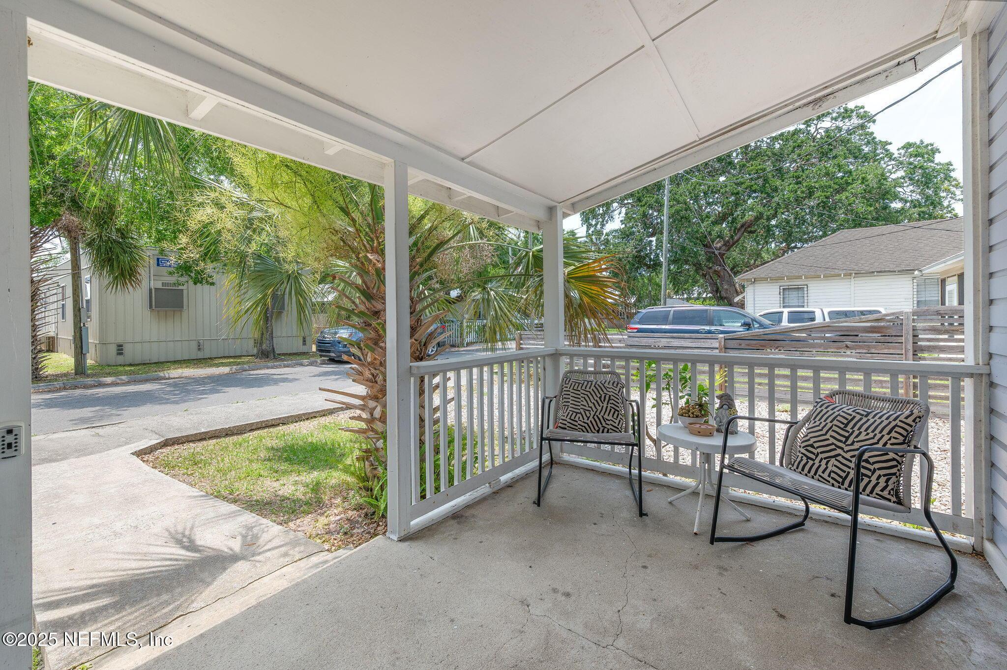 Image 4: 141 Blanco St
