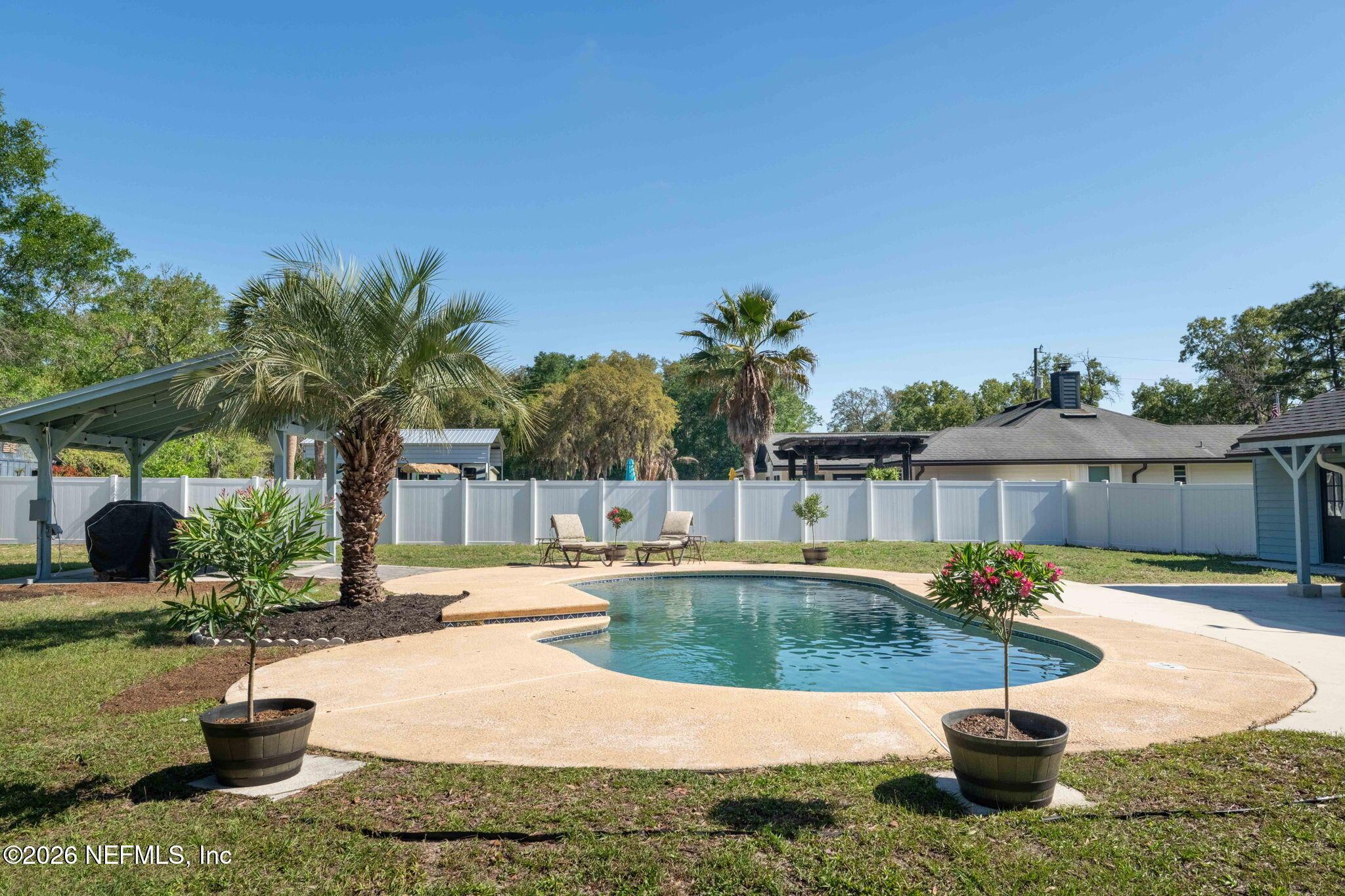 Image 1: Pool Home