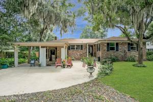 1661 W HOLLY OAKS LAKE RD