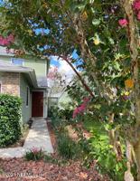 3944 MEADOWVIEW DR N