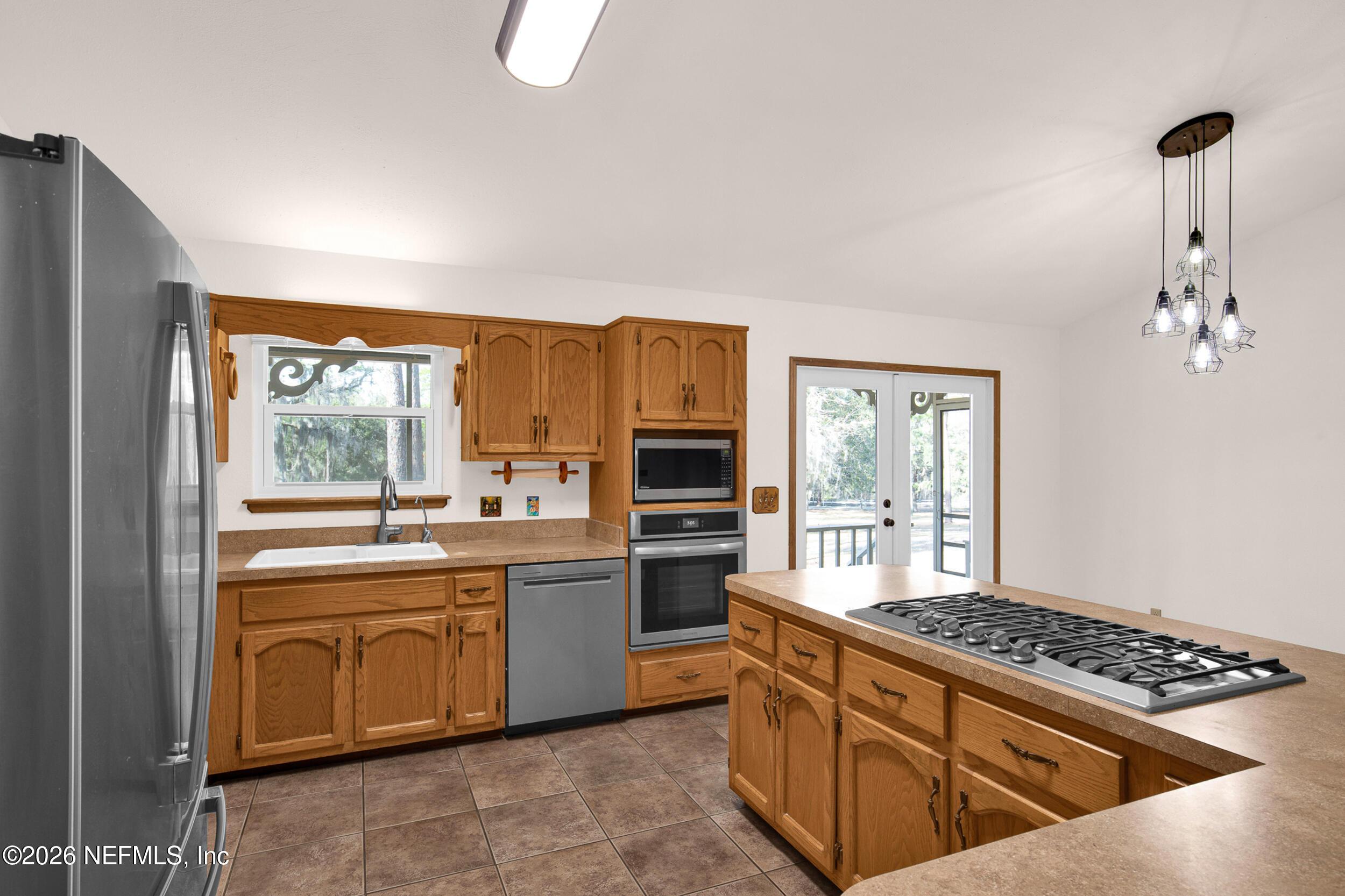 Image 2: 17_mr_119taylorfury-16