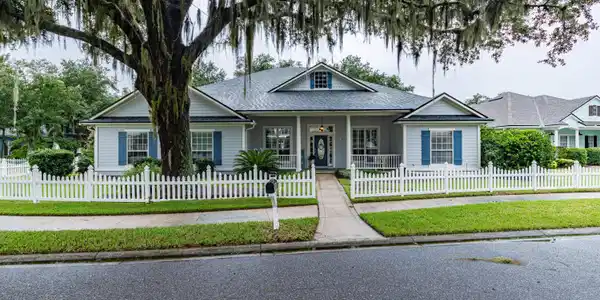 1808 MOORINGS Circle