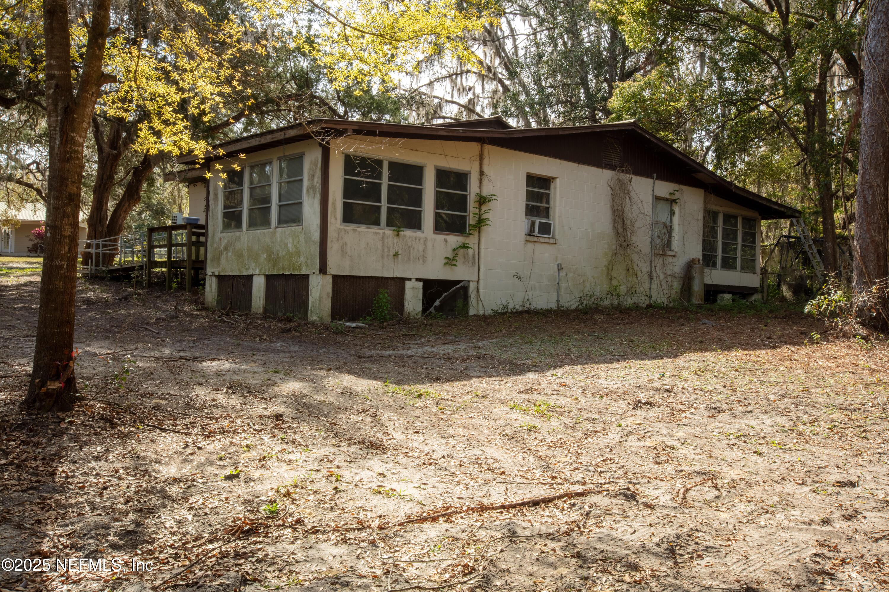 Image 3: 198se59thMLS-2