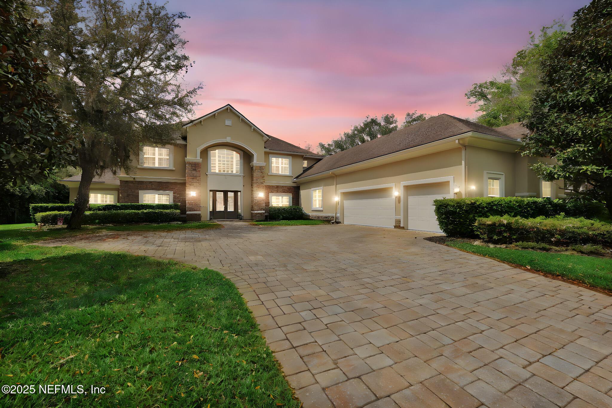 Image 2: 121-web-or-mls-237 Port Charlotte__004 d