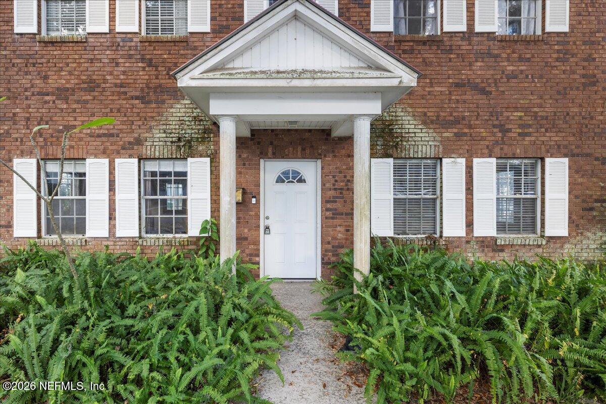 Image 4: Exterior Front Entrance