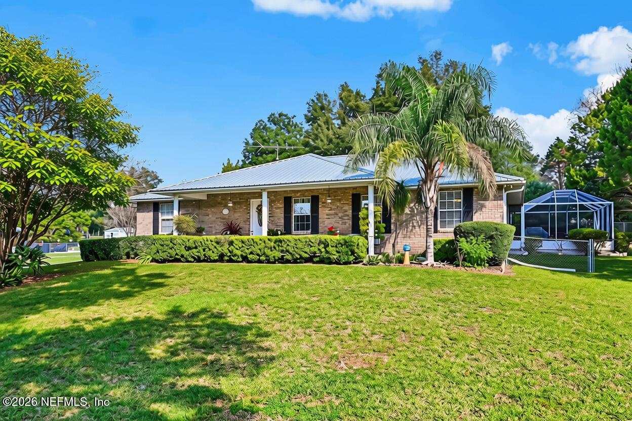 Image 3: Front of House from the Side