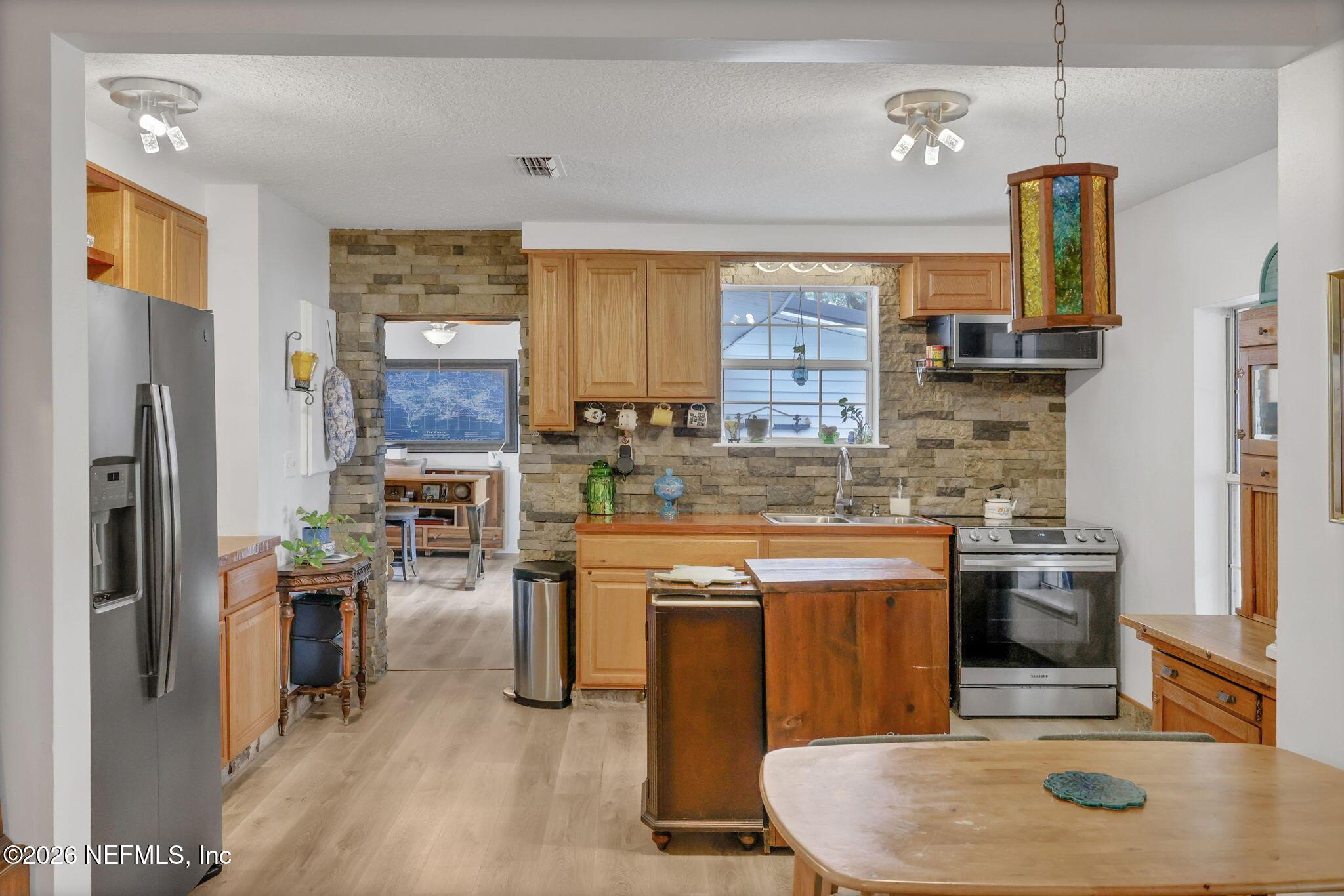 Image 4: 58-web-or-mls-036A2389