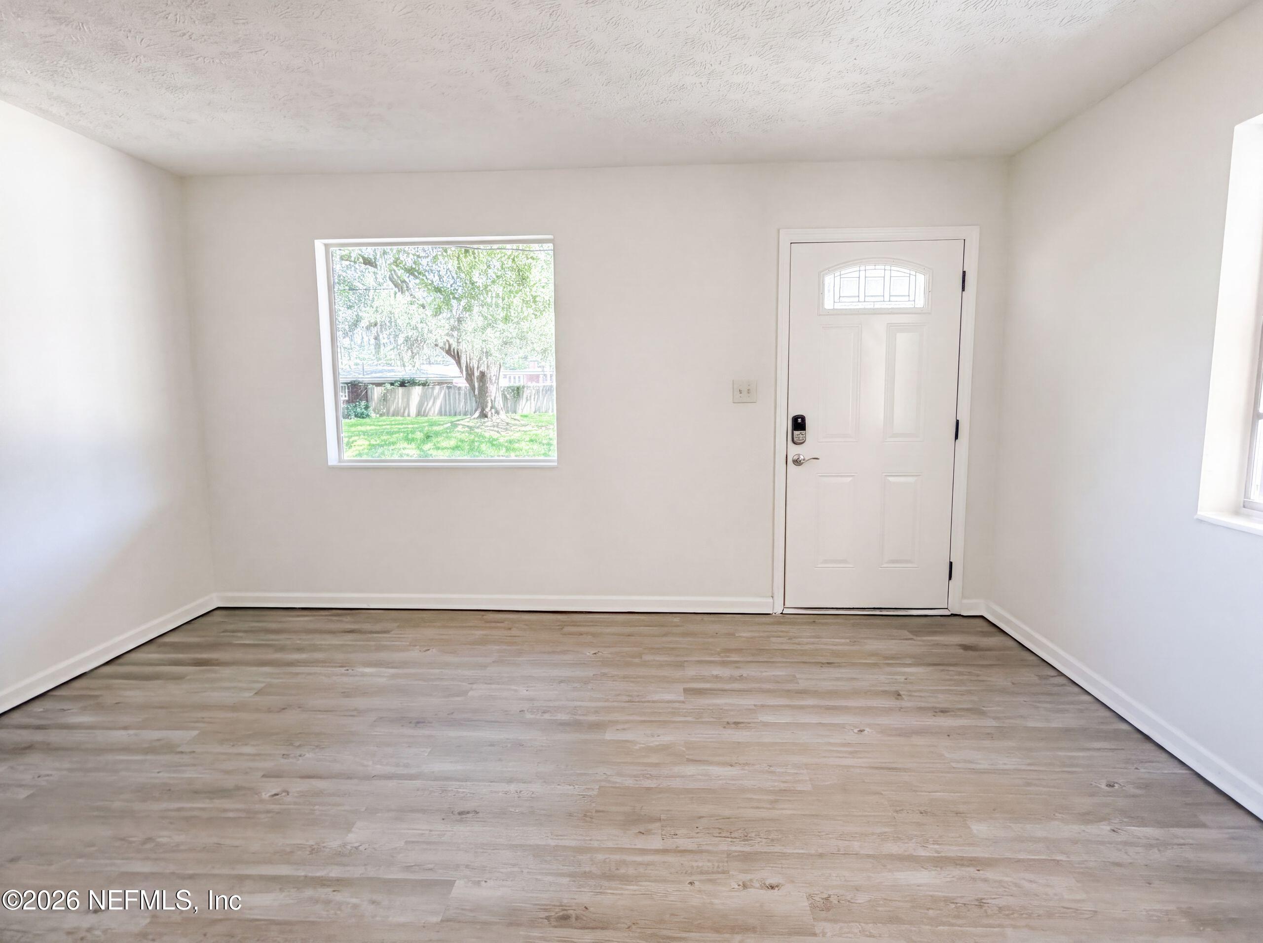 Image 3: listing_2
