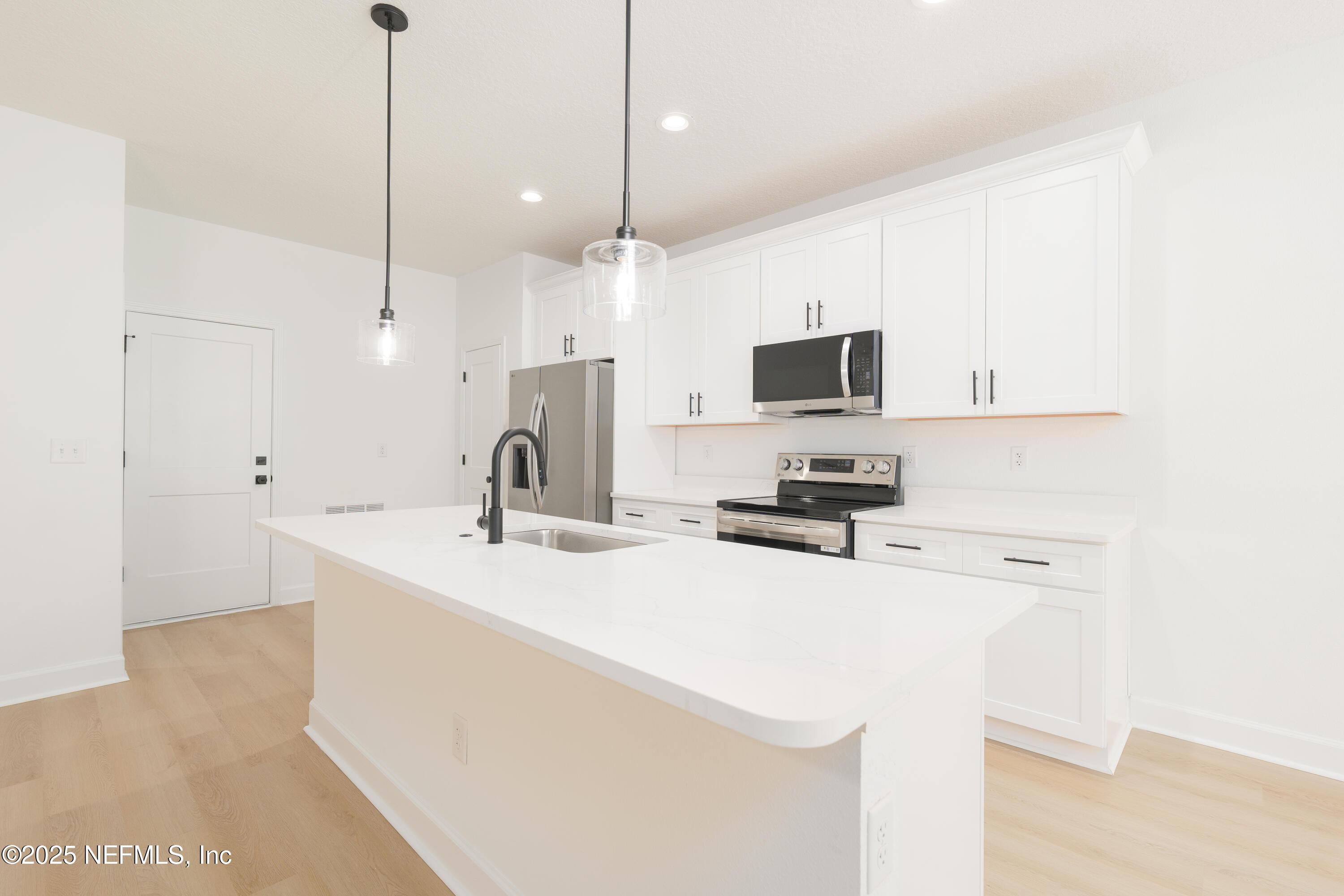 Image 3: 6270LittleLakeGenevaRdKeystoneHeightsFL-