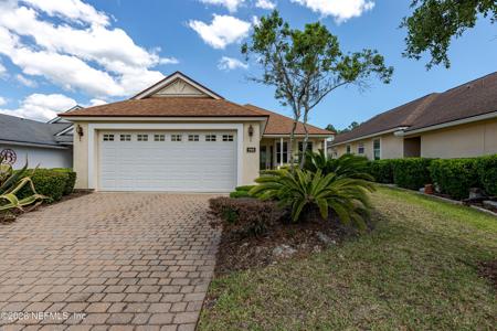 908 HAZELTINE Court