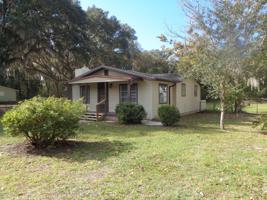 215 OAK DR