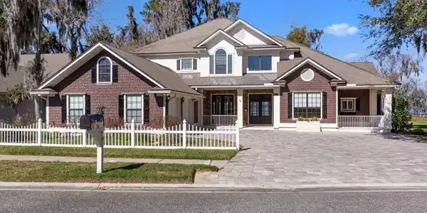 1899 MOORINGS CIR