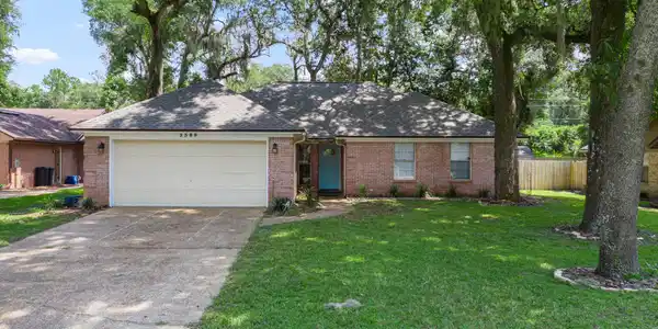 2388 LORRIE DR