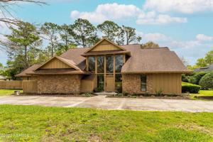 8013 PINE LAKE RD