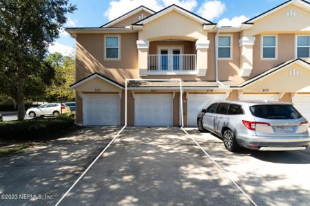 303 GOLDEN LAKE Loop