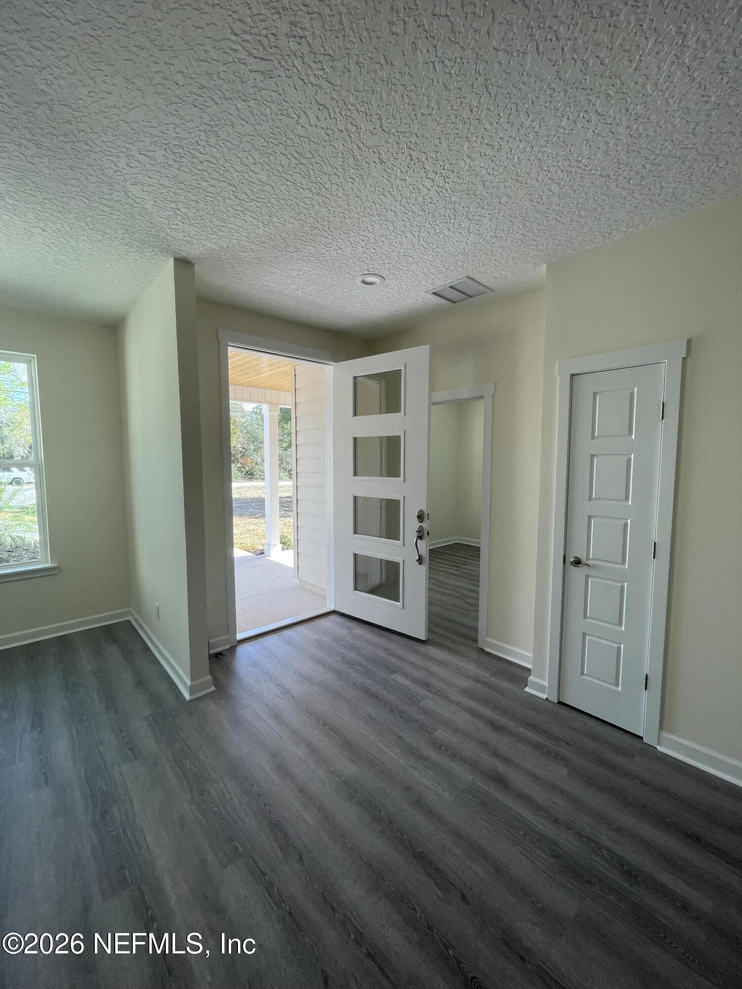 Image 4: 7550 - Front inside