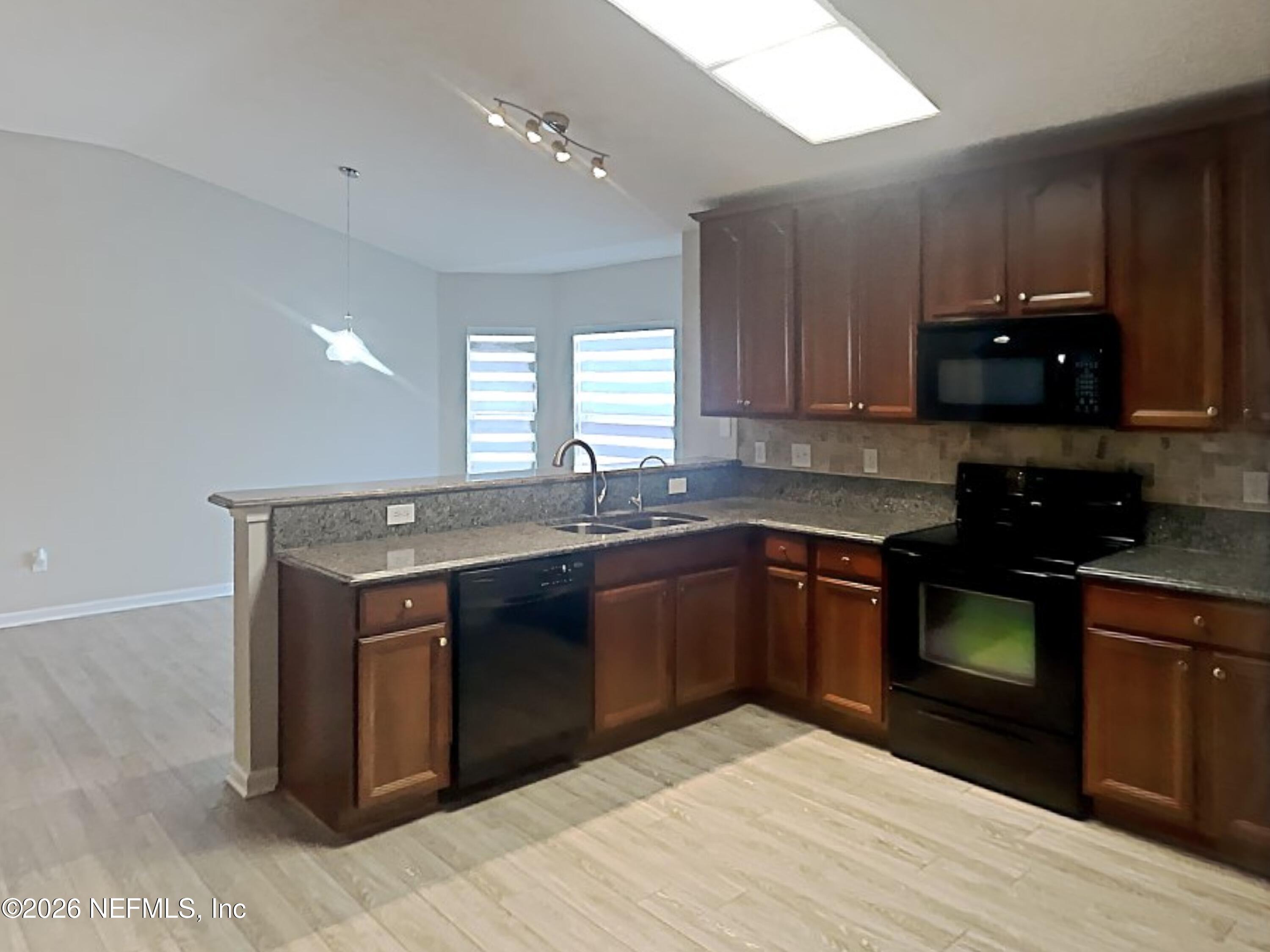 Image 4: 1001670.13895 Fish Eagle Drive E.Photo_2