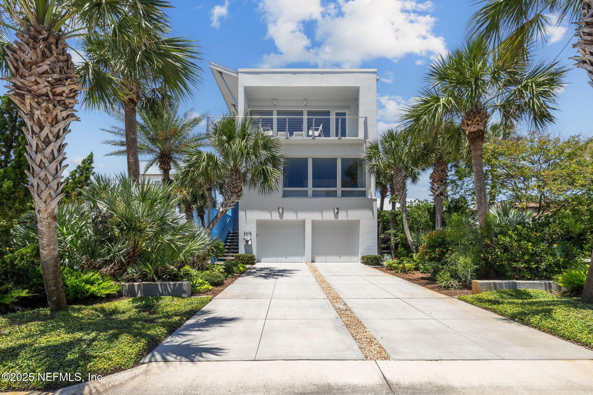 Image 3: Striking 3 Story Contemporary