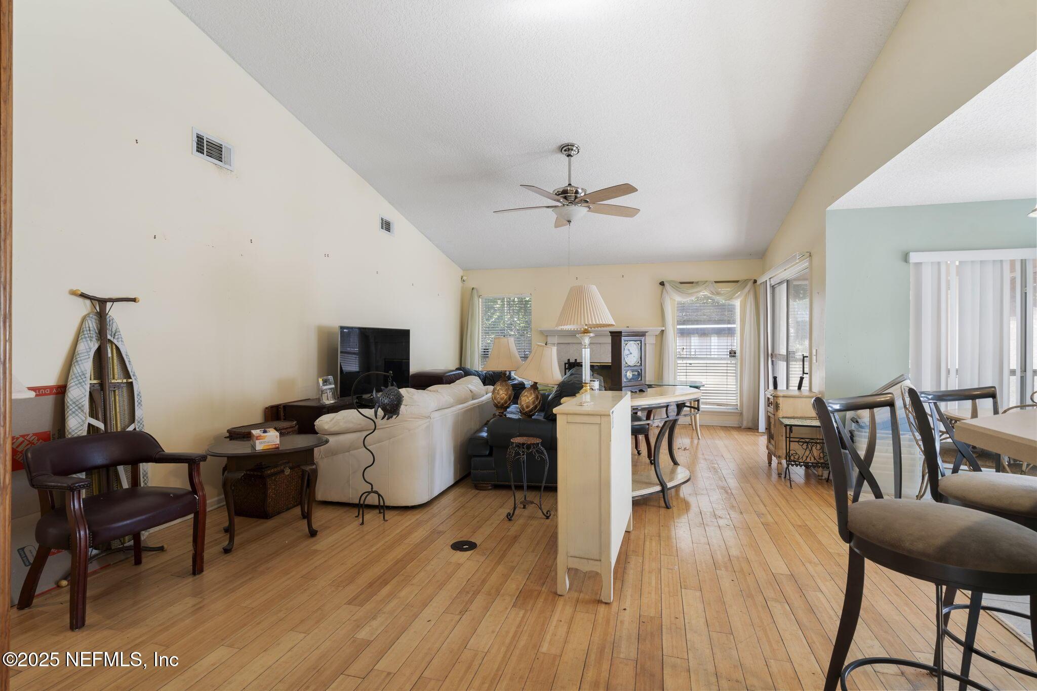 Image 3: 2-3175 Trophy Pl Jacksonville, FL 32225