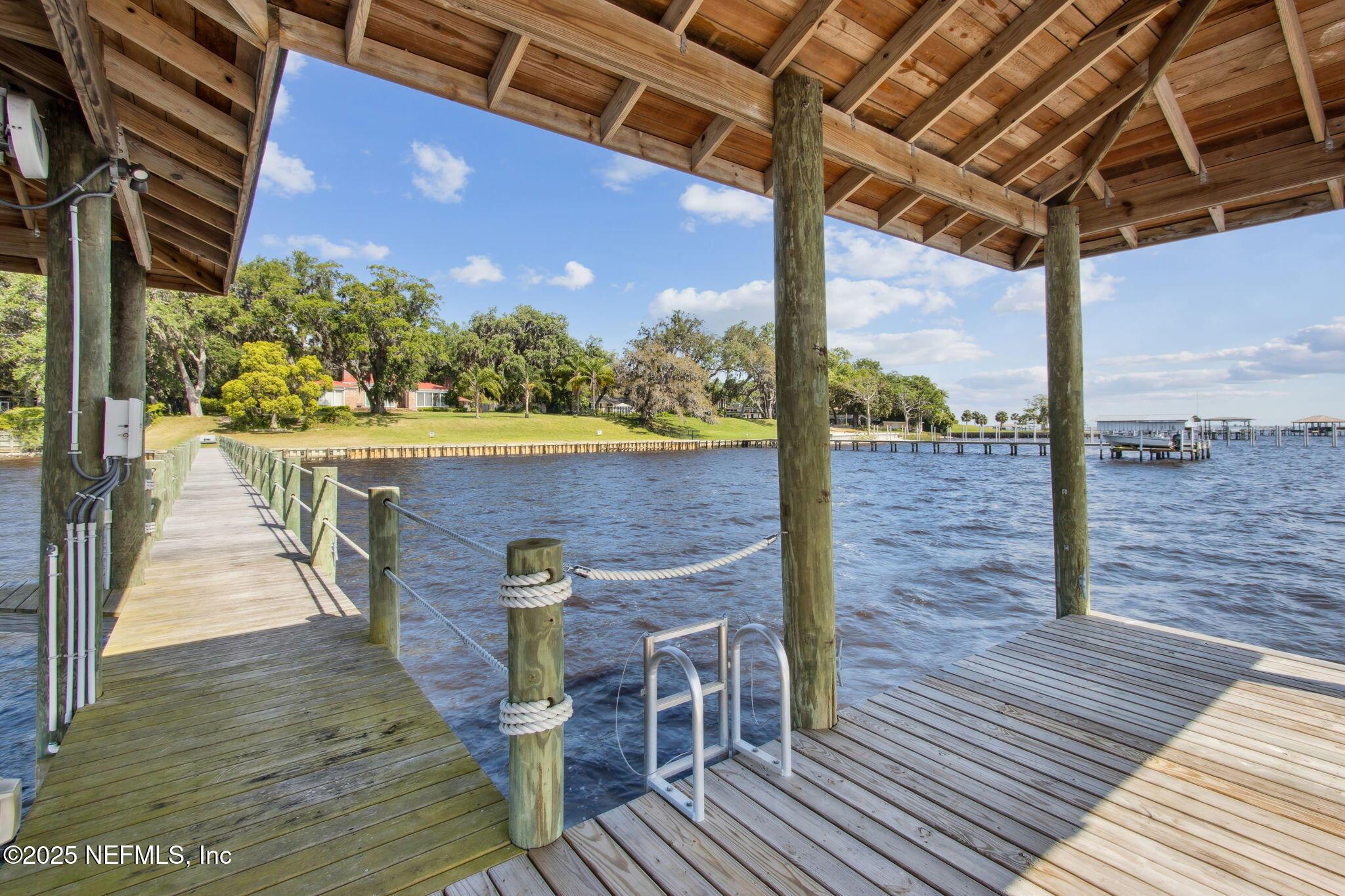 Image 4: 128-web-or-mls-RESHOOT 2703 Holly Point