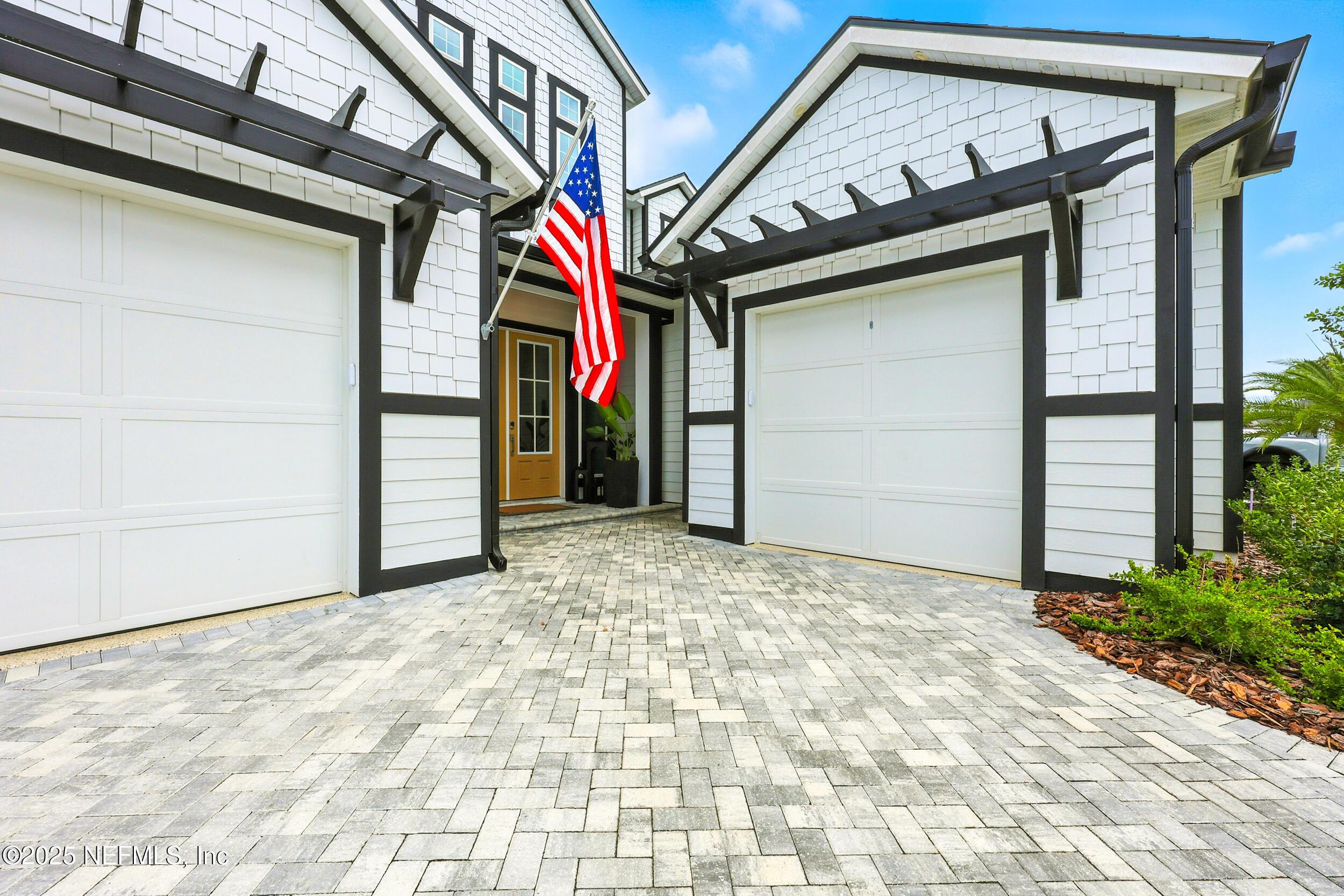 Image 4: 588 Palm Crest Dr