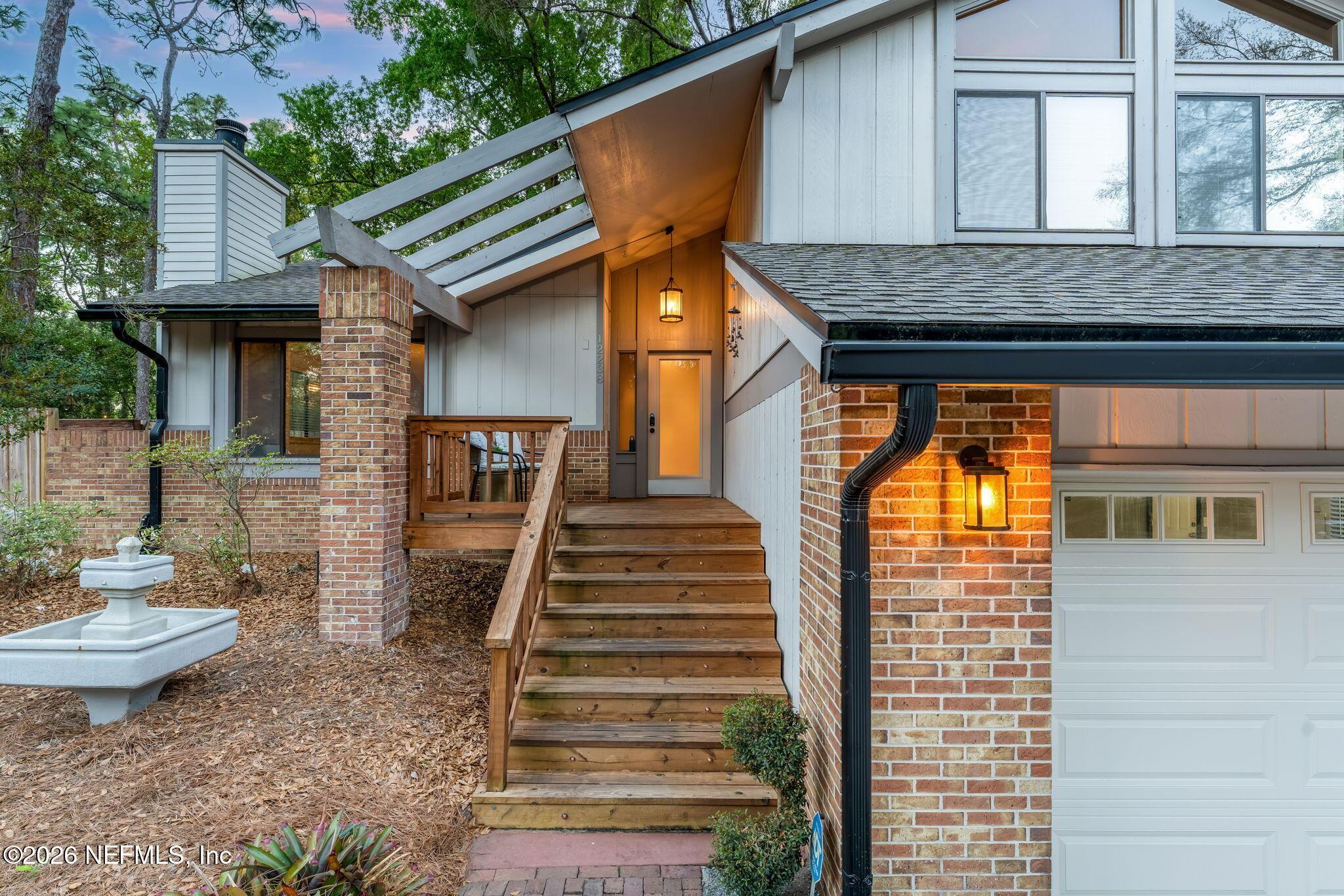 Image 3: 6-web-or-mls-Exterior Twilight