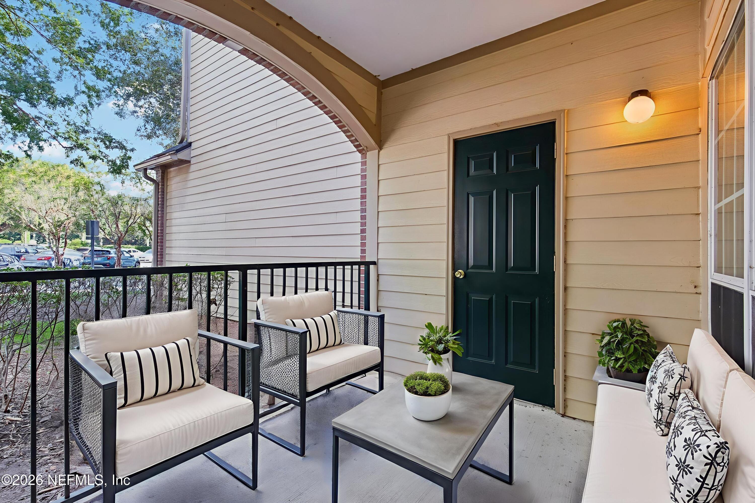 Image 2: 26-web-or-mls-Point-Meadows-Dr-S2609-026