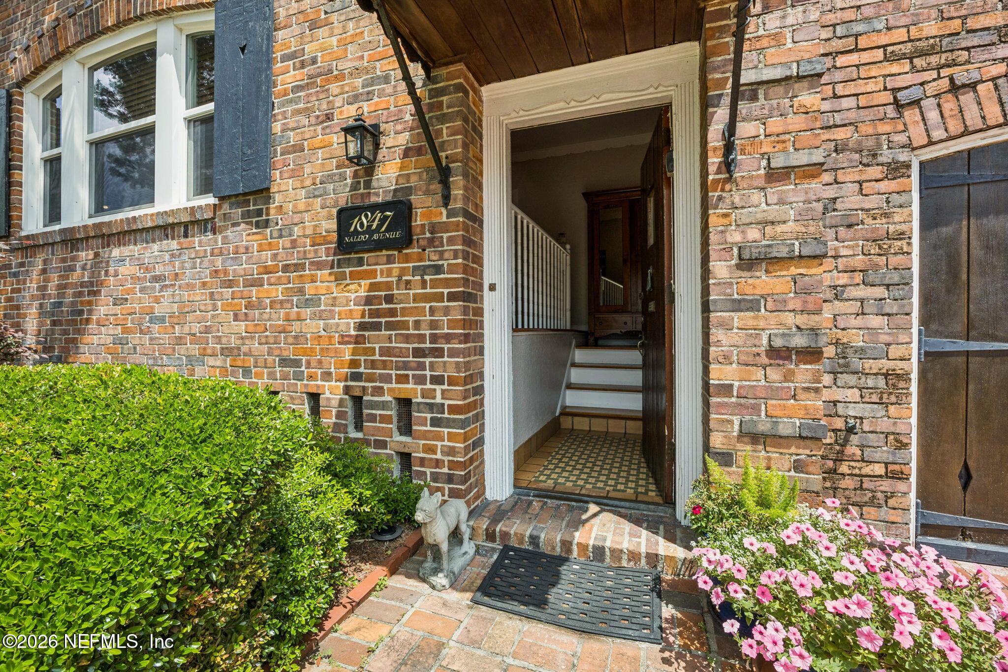 Image 2: 9-web-or-mls-1847 Naido Ave (9 of 40)