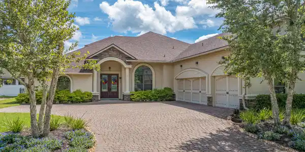 1613 FAIRWAY RIDGE Drive