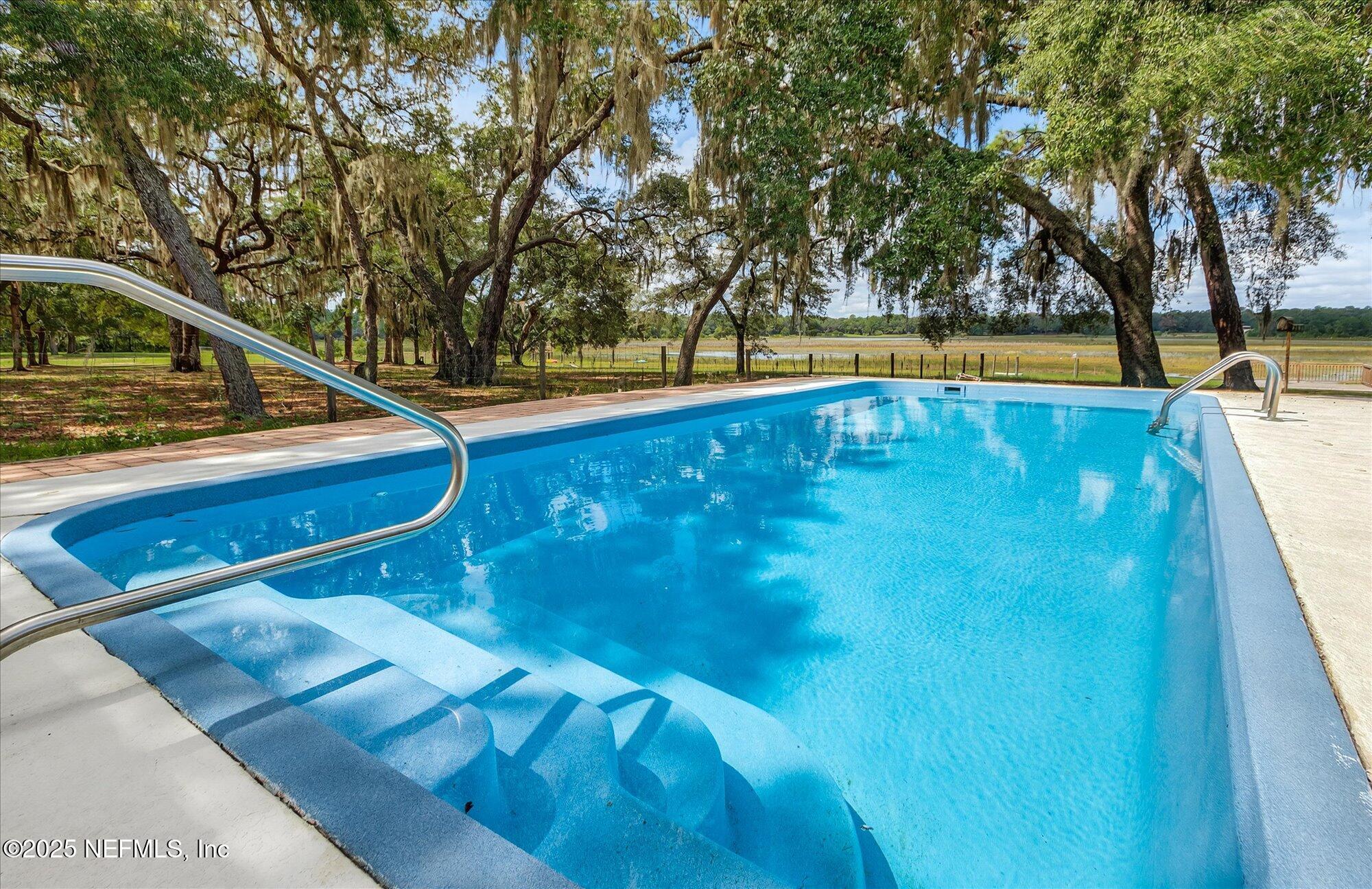 Image 3: 30-35 Lake Serena Dr-30