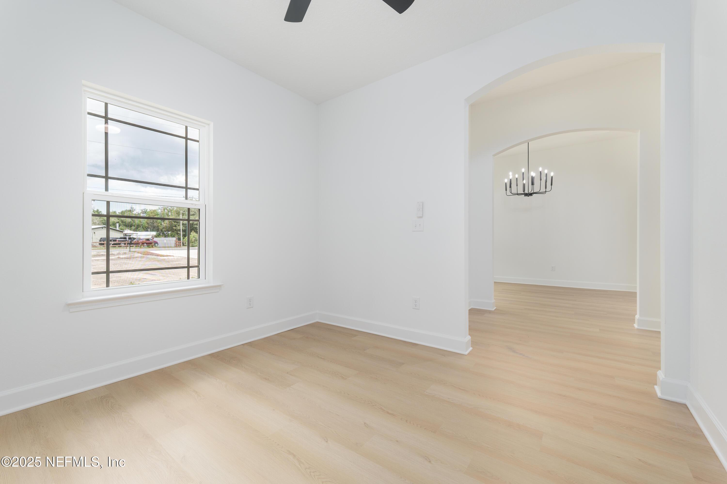 Image 3: 241SE35thStKeystoneHeightsFL-10