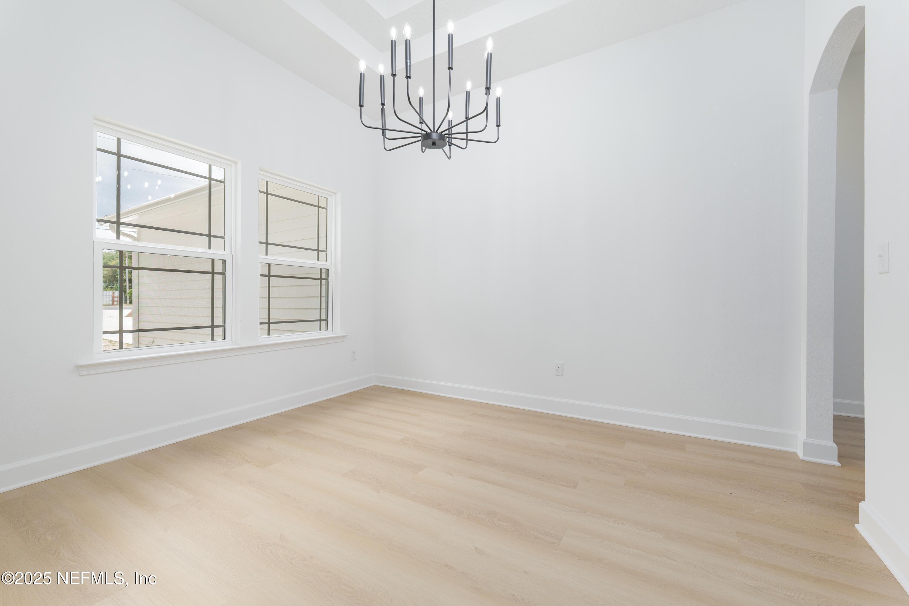 Image 4: 241SE35thStKeystoneHeightsFL-11