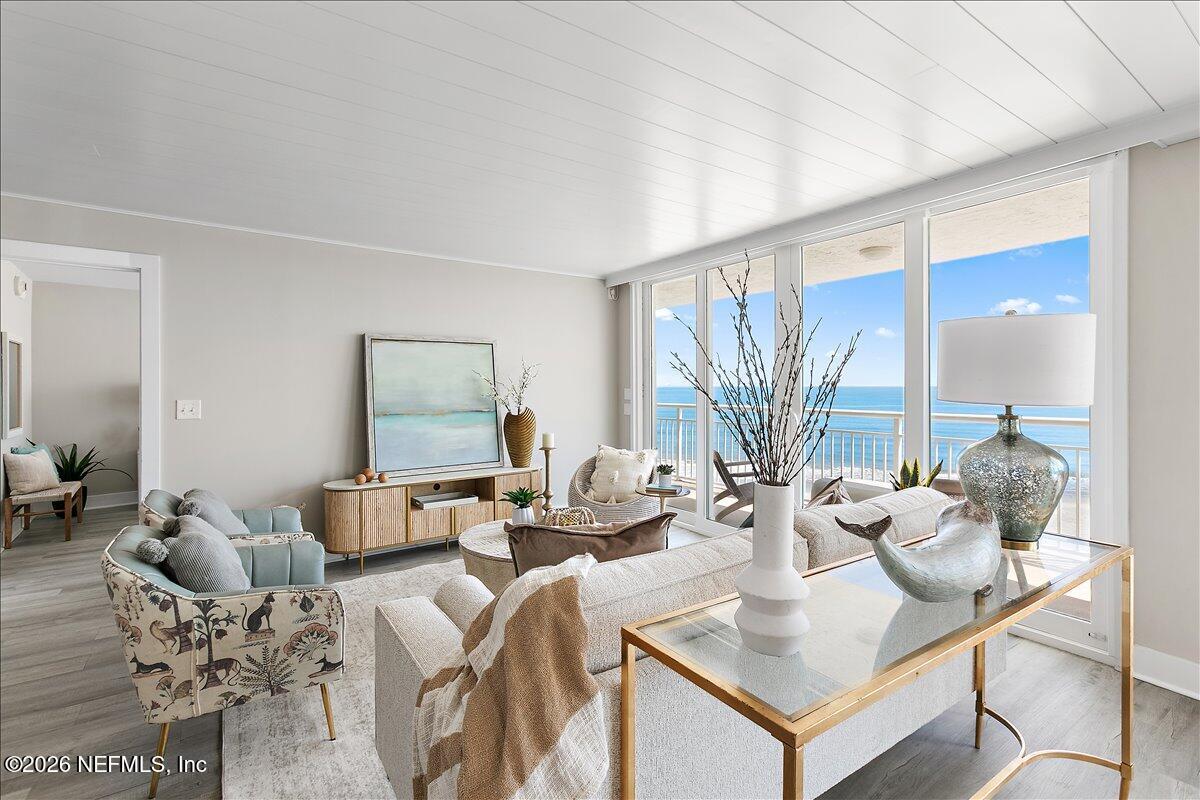 Image 3: 03-Living Room