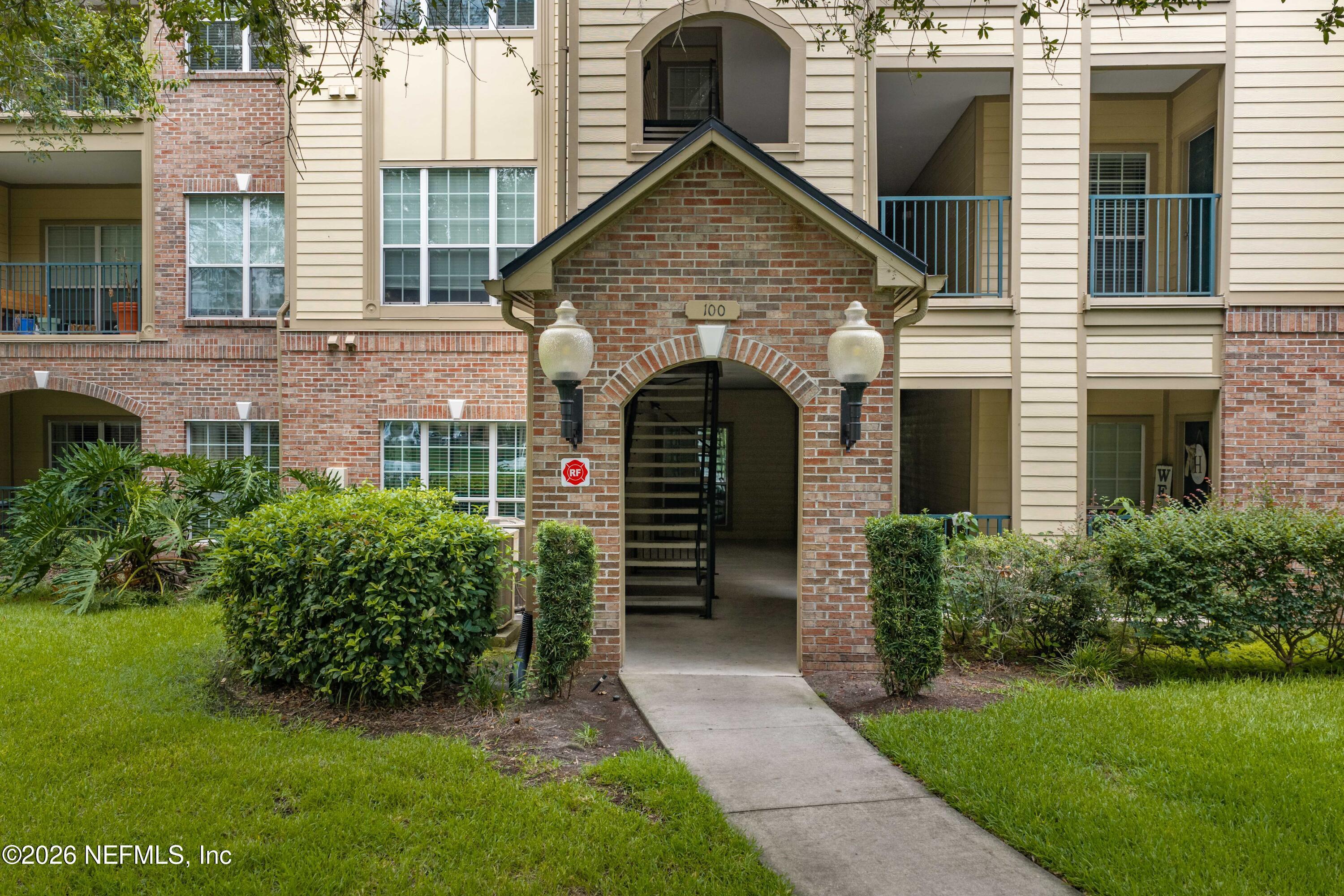 Image 2: 7800 Point Meadow_JAX FL002