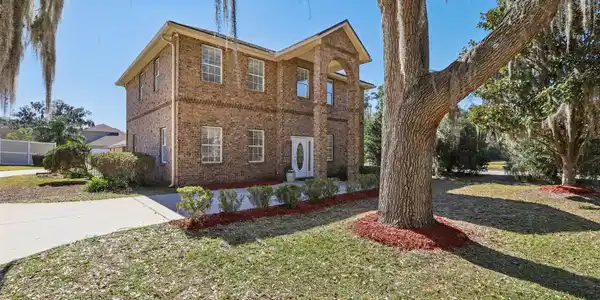 2006 N LAKESHORE Drive