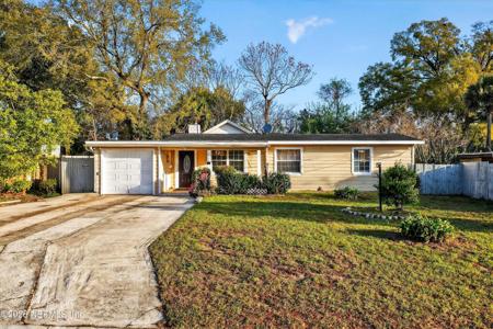 5933 GREEN HILL Lane