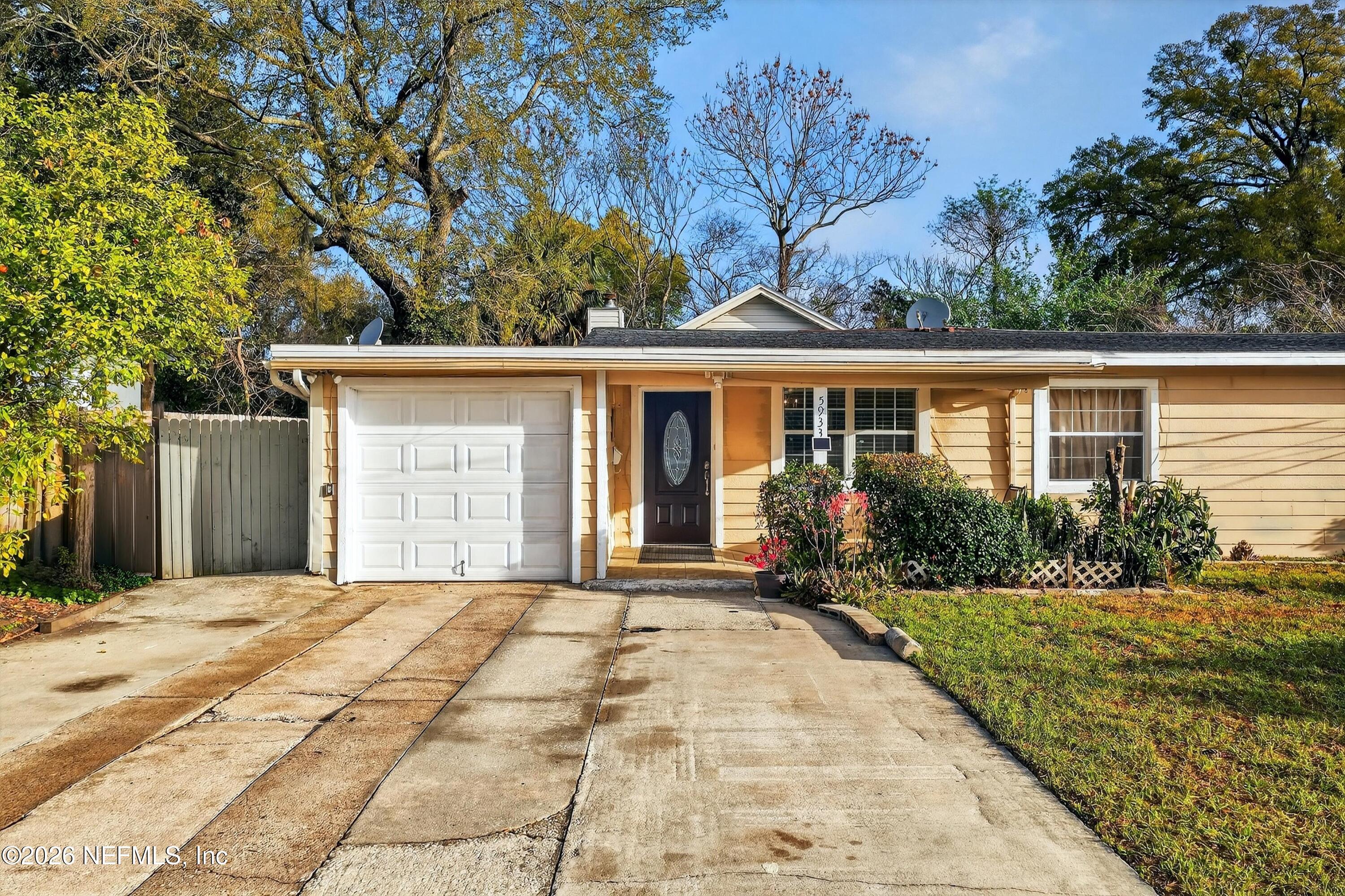 Image 4: 04-5933 Green Hill Ln-2 (Aerial (110)