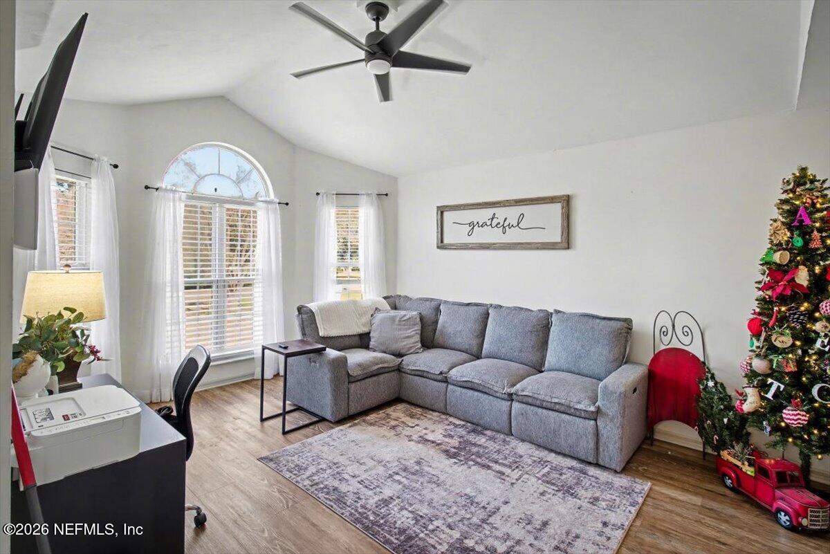 Image 3: 13-JAXREP_6612_Camelot_Ct_Keystone_Heigh