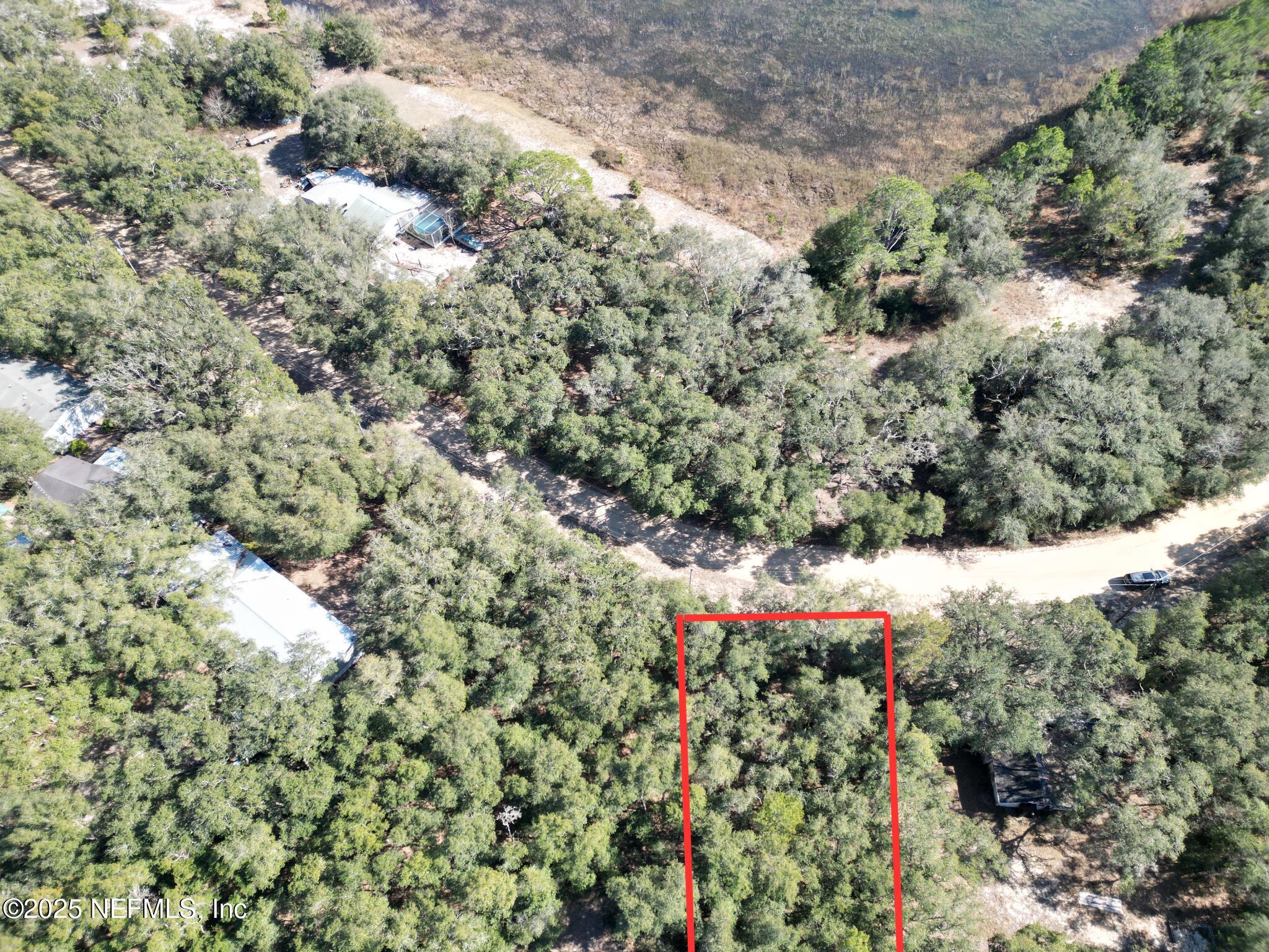 Image 2: 217 Lake Lucy Cres