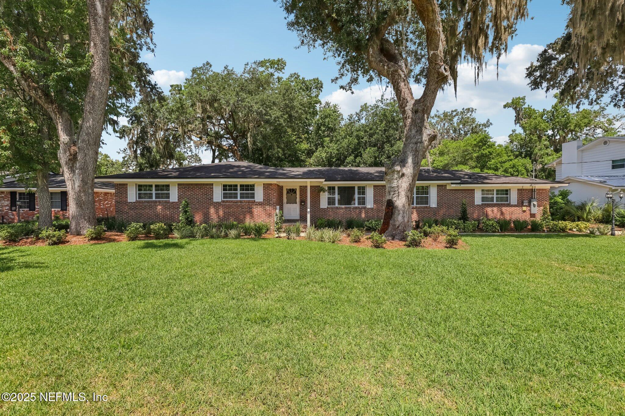Image 1: 2258 Holly Leaf Lane