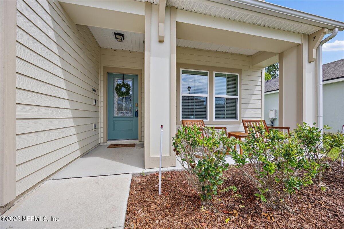 Image 3: 03-Entryway