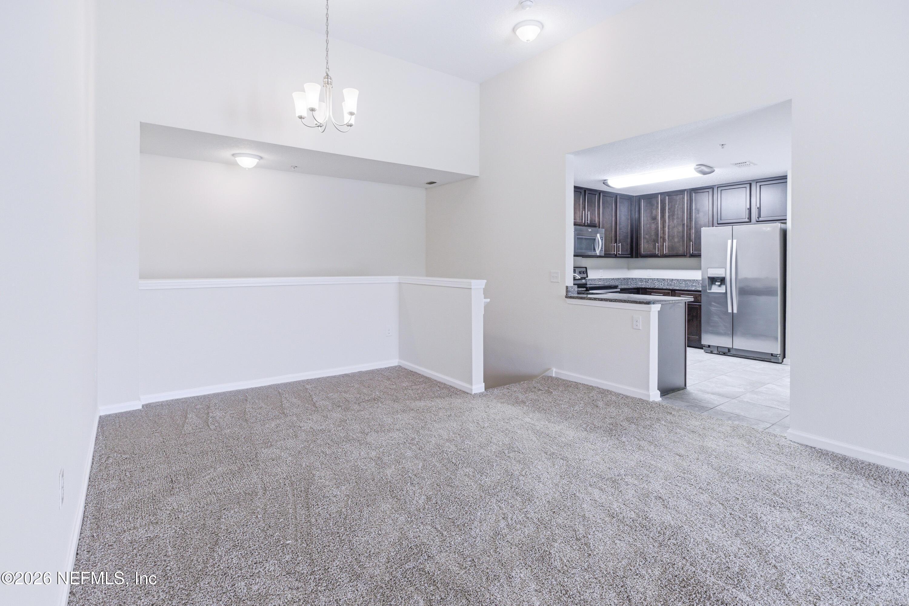 Image 4: Dining room