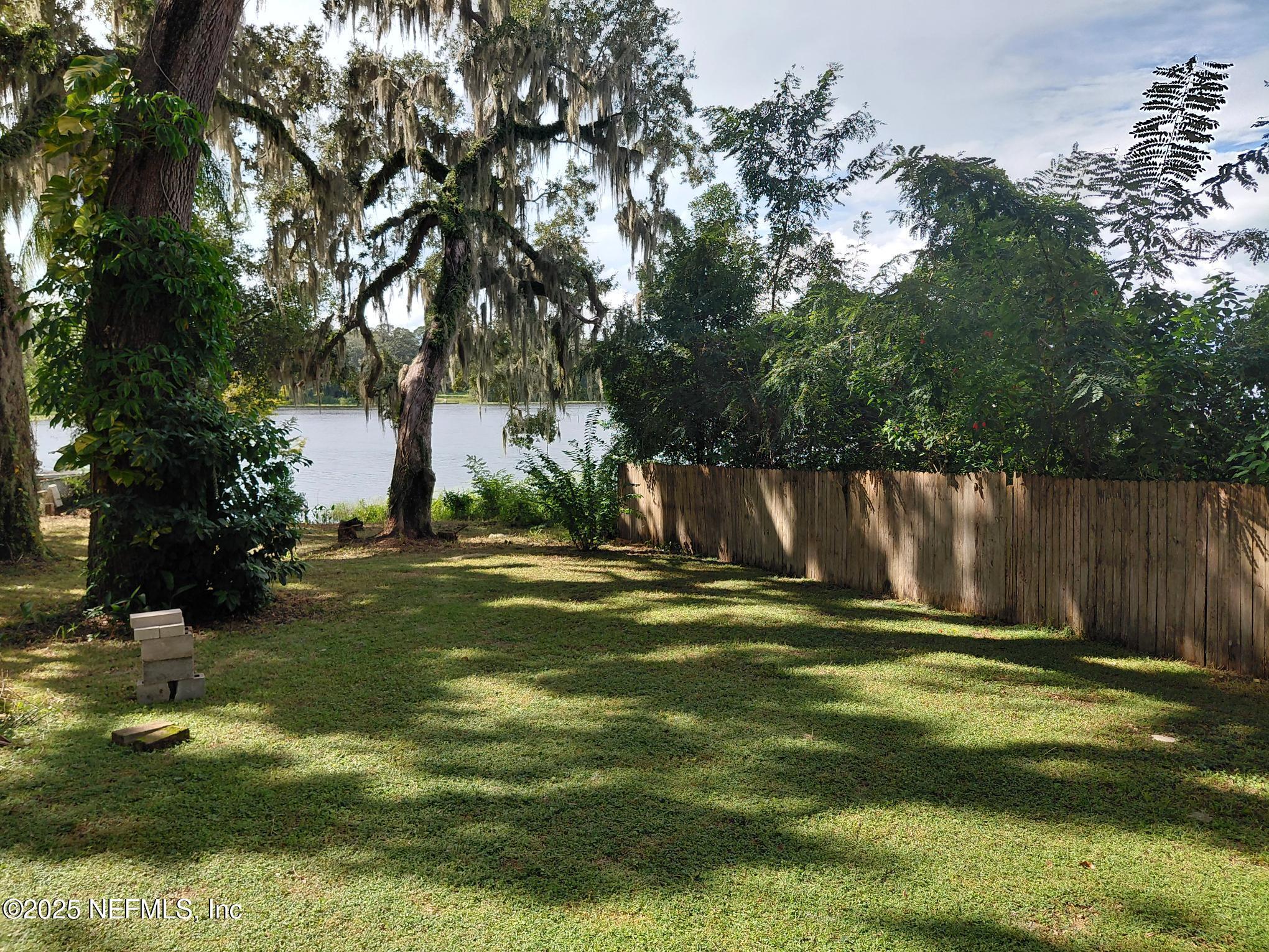 Image 3: 232 Lake 4