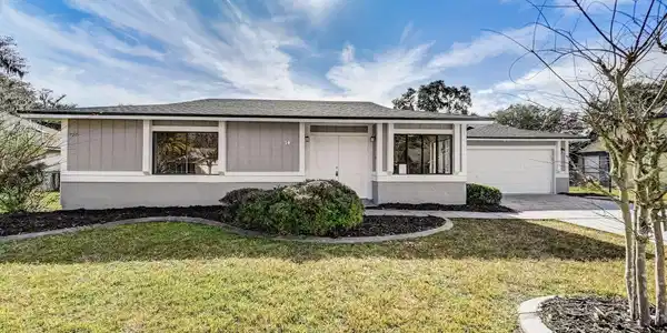 10 BLACKTHORN Court