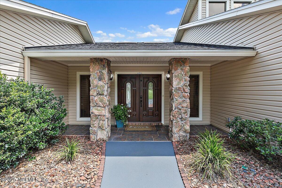 Image 4: WELCOME HOME!