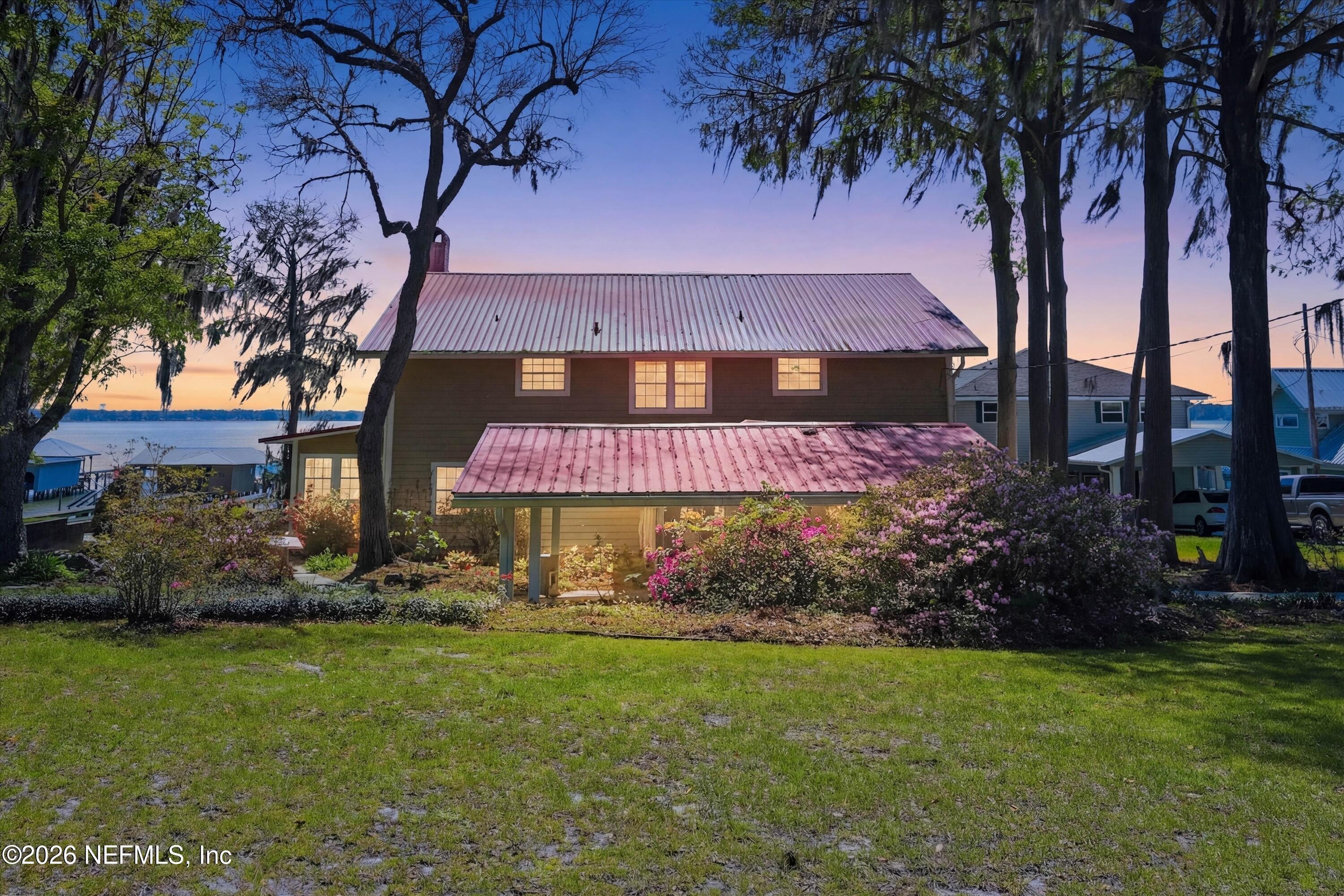 Image 4: Twilight Front